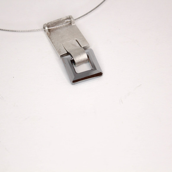 Hammered Silver Tone Matching Set of Earring and Necklace with Pendant - Picture 3 of 8